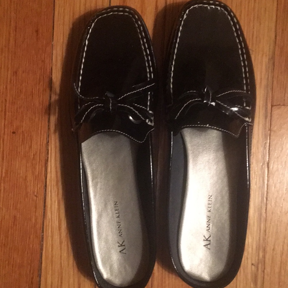Black patent leather mule